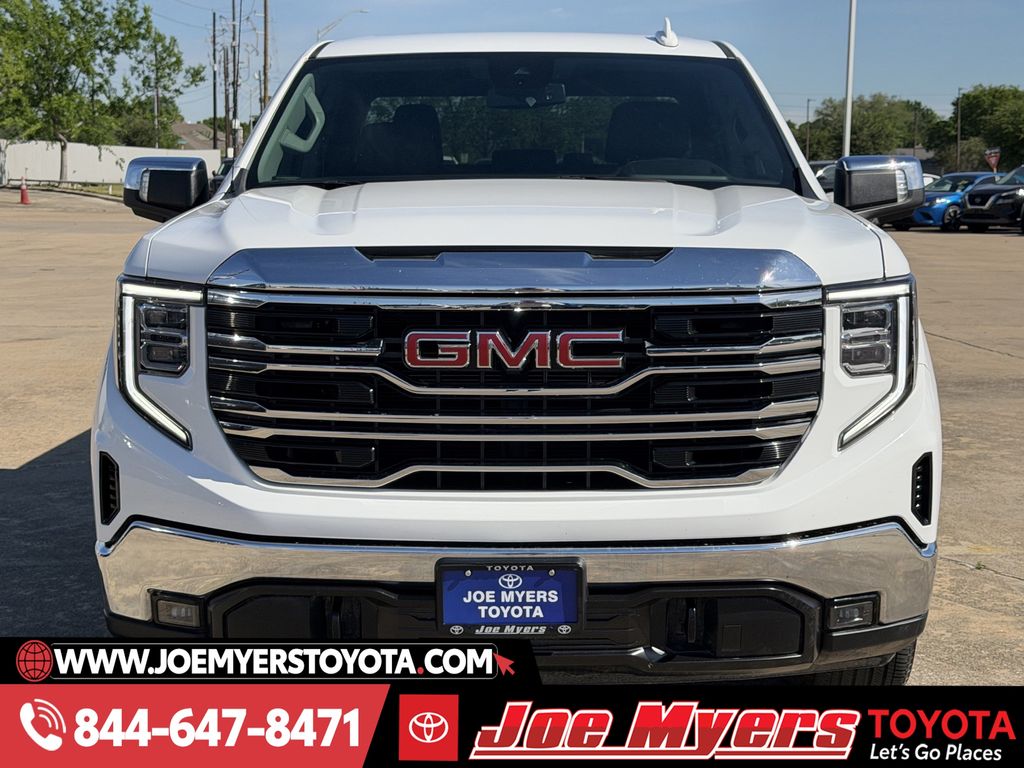 Used 2025 Summit White GMC SLT image 3