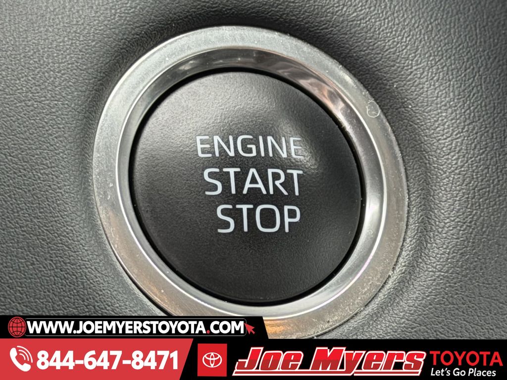 Used 2025 Blueprint Toyota LE image 28