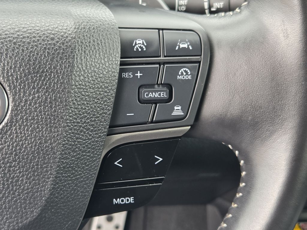 Used 2025 Ice Toyota SE image 23