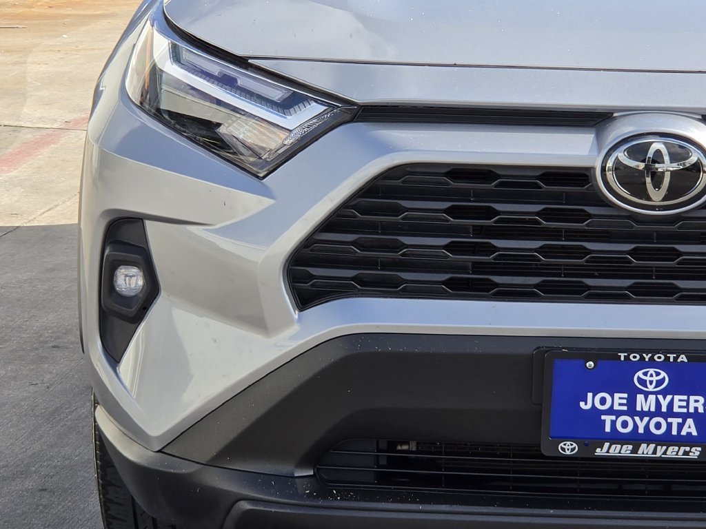 Used 2024 Silver Sky Metallic Toyota XLE Premium image 5