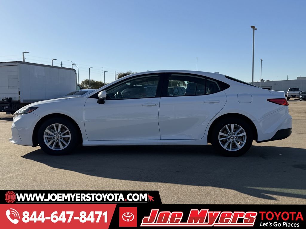 Used 2025 Ice Cap Toyota LE image 6