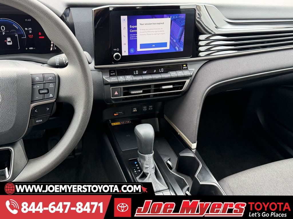 Used 2025 Ice Cap Toyota LE image 17