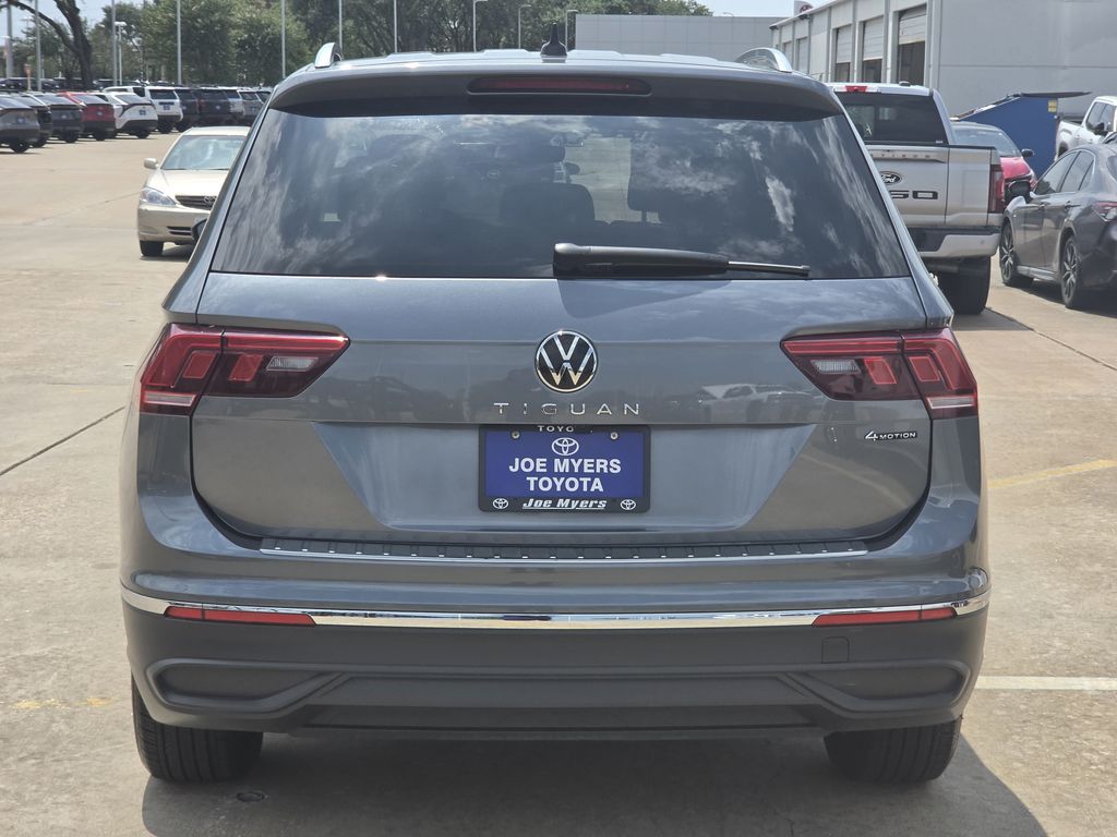 Used 2024 Platinum Gray Metallic Volkswagen 2.0T Wolfsburg Edition image 8