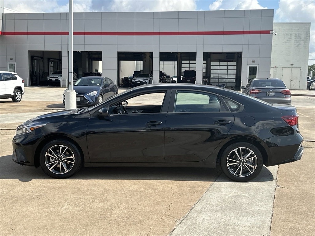 Used 2023 Kia Forte LXS with VIN 3KPF24AD9PE644322 for sale in Houston, TX