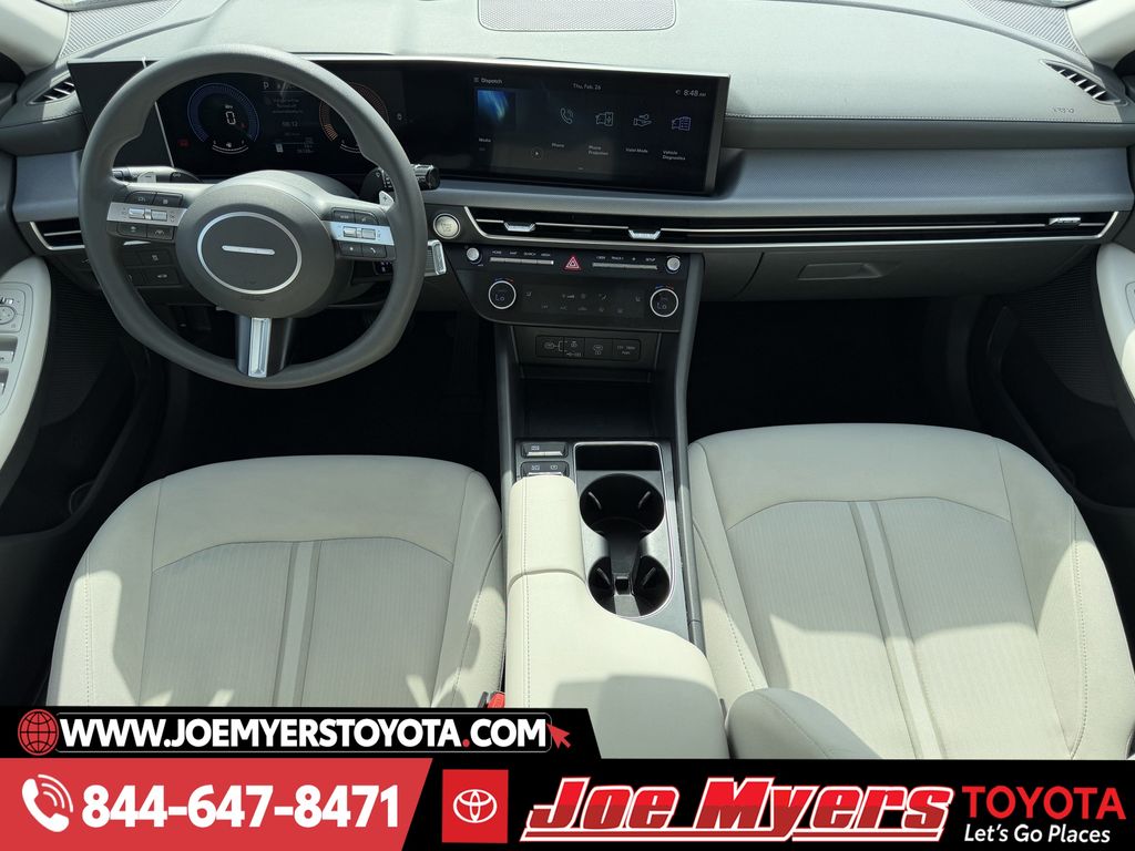 Used 2025 Aero Silver Hyundai SEL image 12