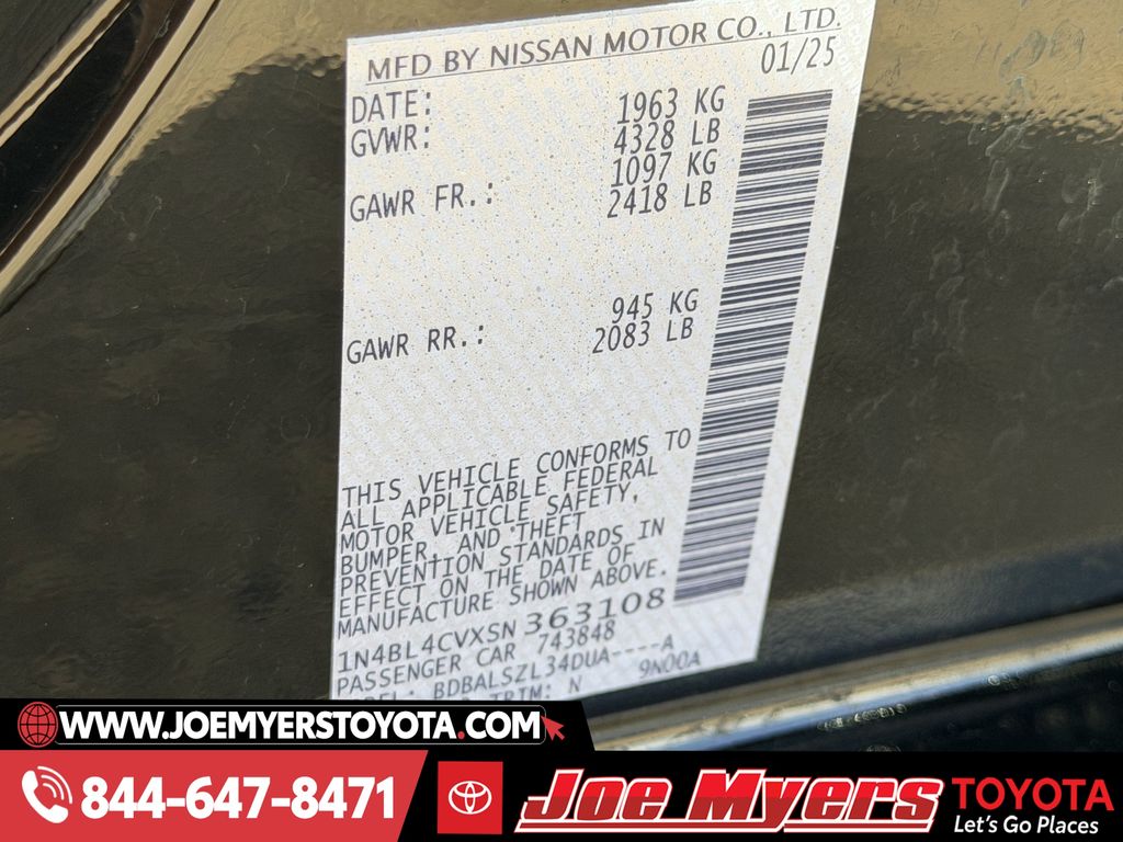 Used 2025 Super Black Clearcoat Nissan 2.5 SR image 32