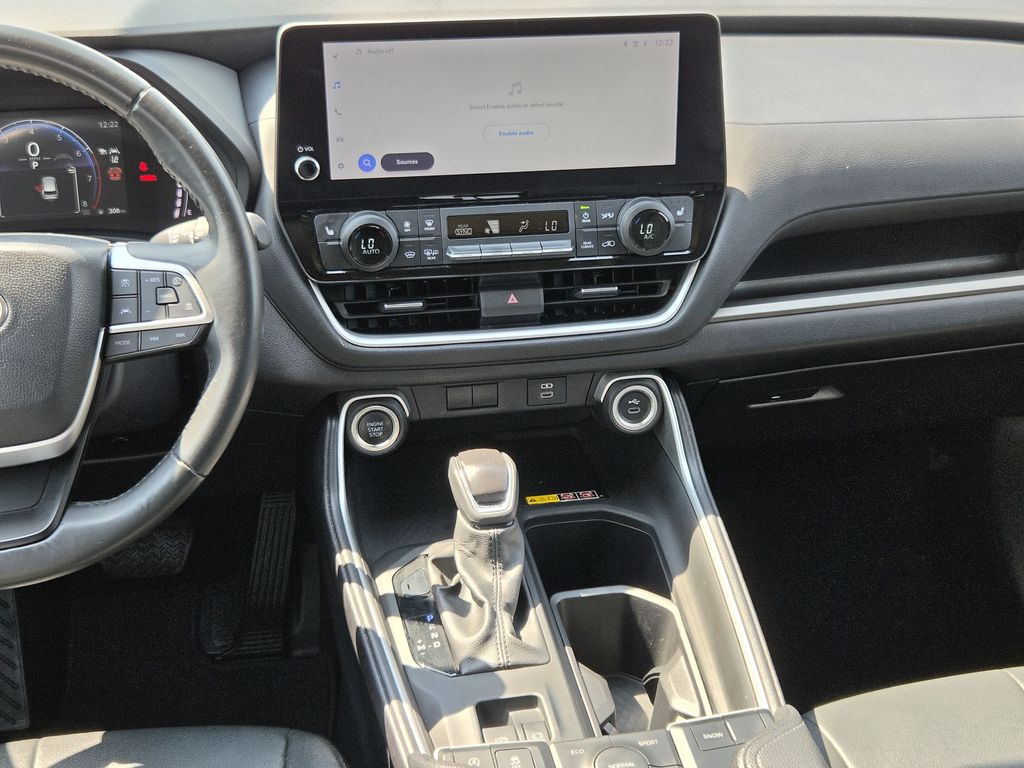 Used 2025 Midnight Black Metallic Toyota XLE image 17