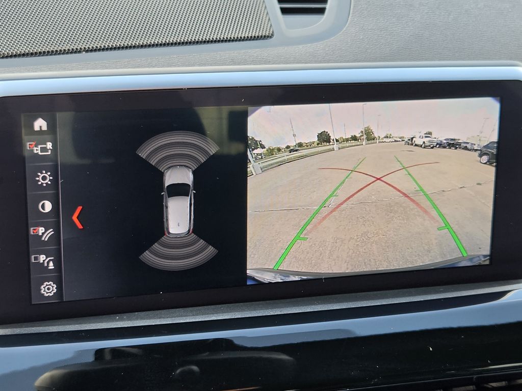 Used 2022 Jet Black BMW sDrive28i image 18