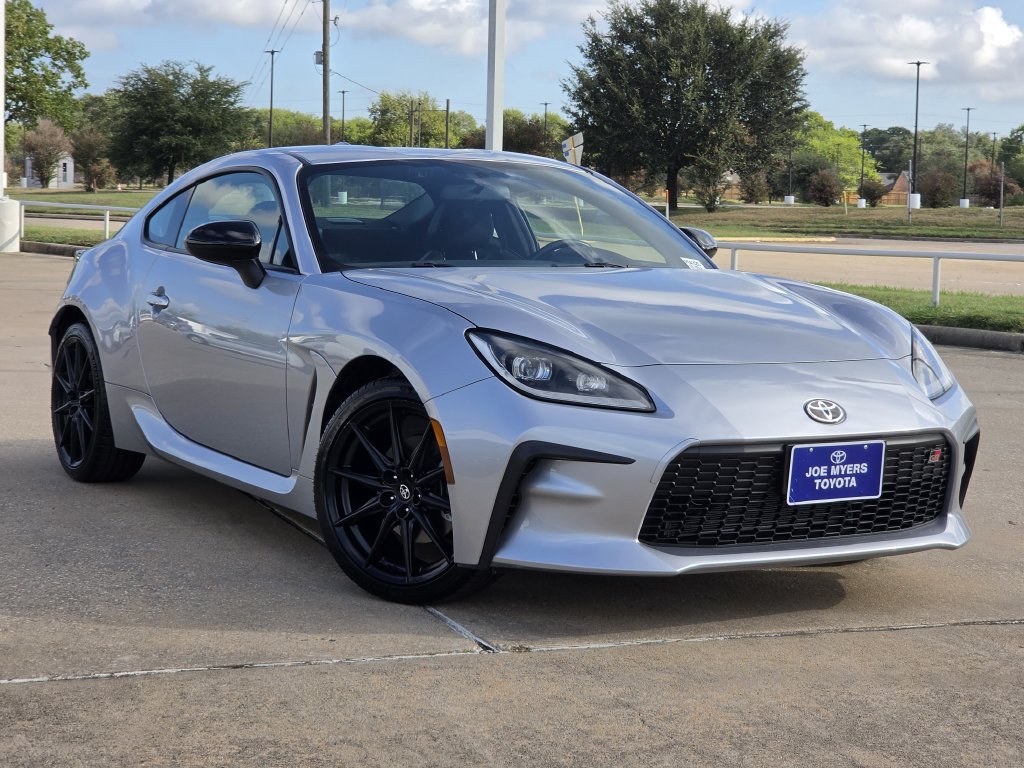 Used 2025 Steel Toyota Premium image 2