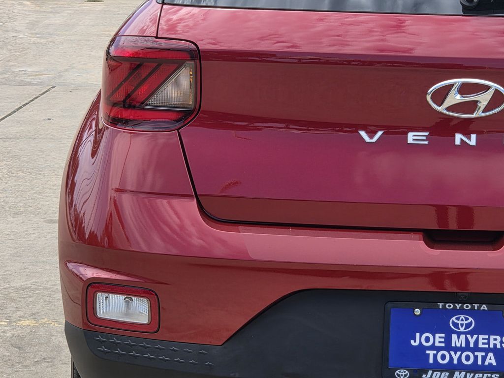 Used 2025 Ultimate Red Hyundai SE image 10