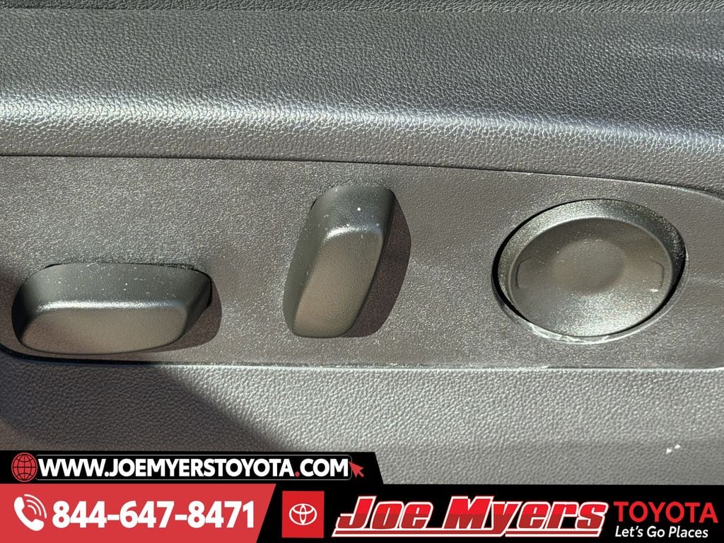 Used 2025 Black Chevrolet LT image 28