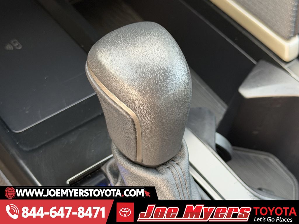 Used 2025 Ice Cap Toyota SE image 21