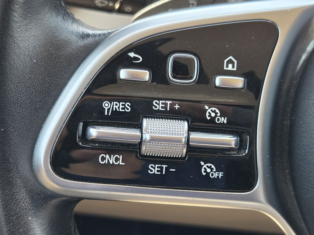 Used 2022 Polar White Mercedes-Benz GLC 300 image 23
