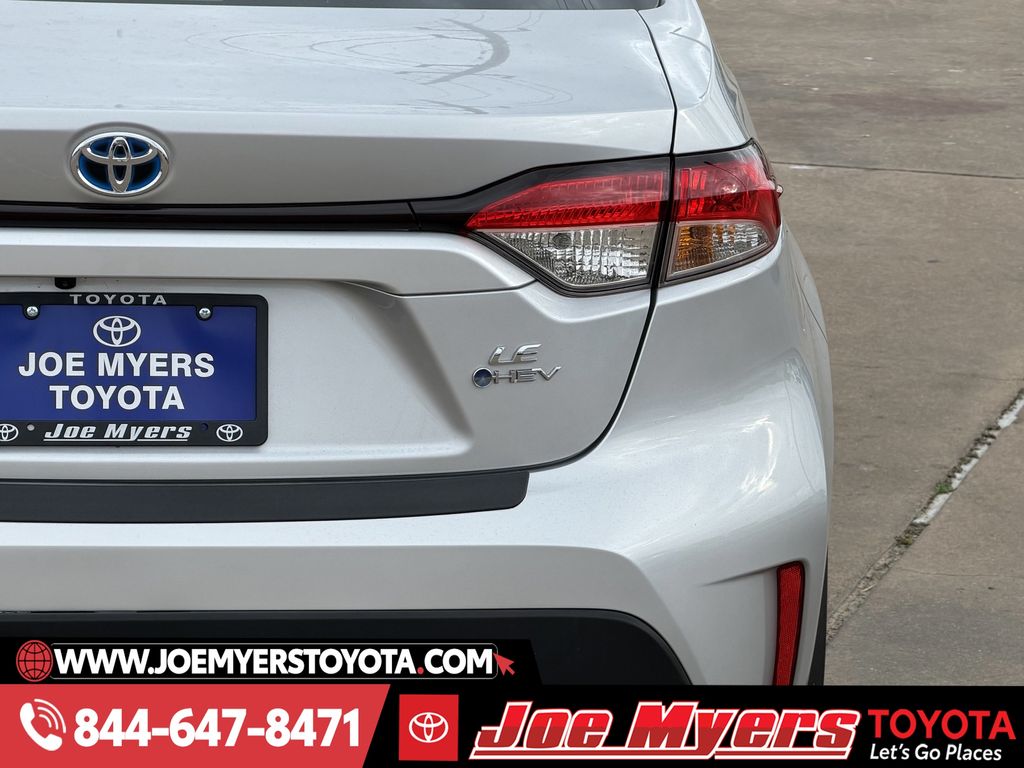 Used 2025 Classic Silver Metallic Toyota LE image 9