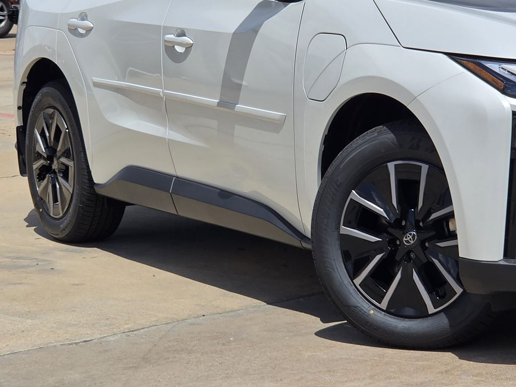 New 2026 Wind Chill Pearl Toyota XLE image 11