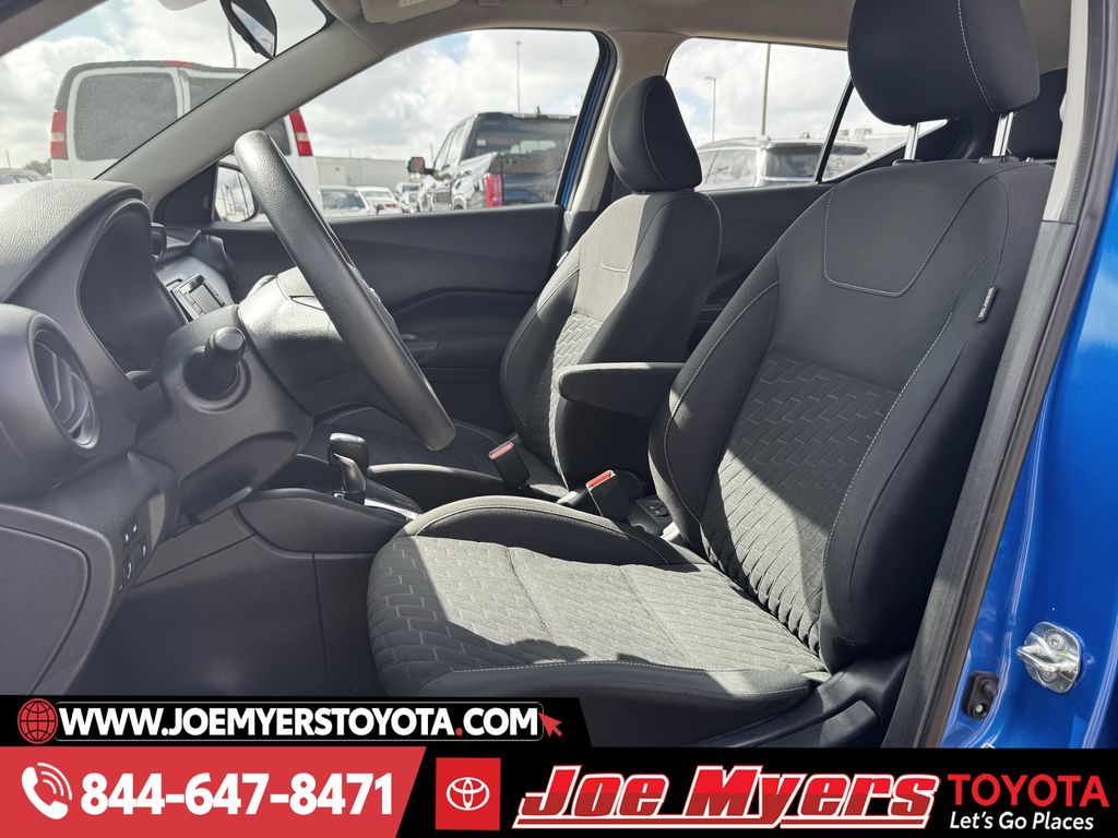 Used 2021 Electric Blue Metallic Nissan S image 27