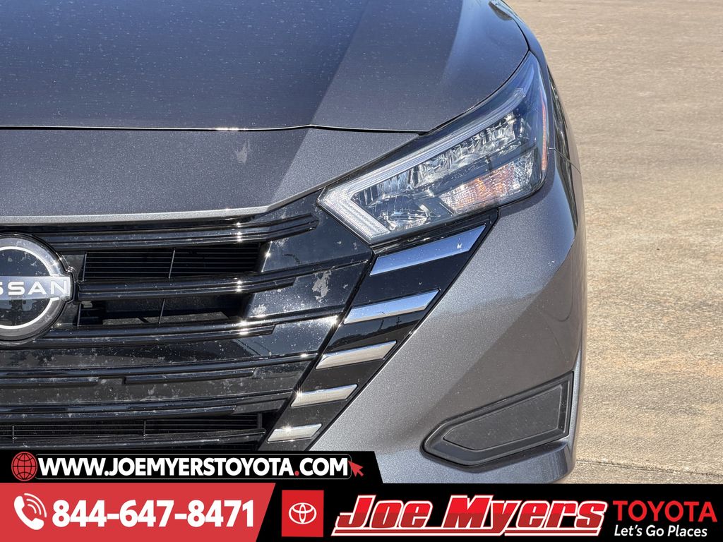 Used 2025 Gun Metallic Nissan 1.6 SV image 4
