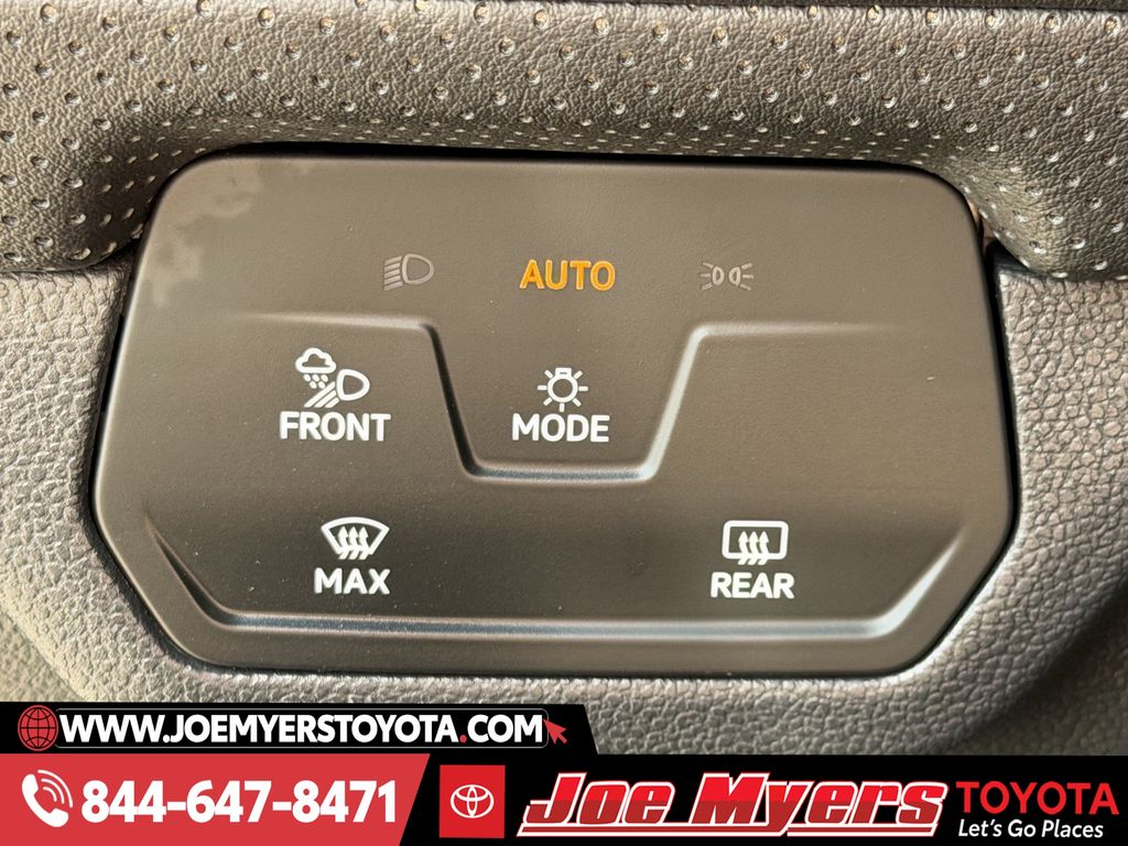 Used 2025 Deep Black Pearl Volkswagen 2.0T SE w/Technology image 25