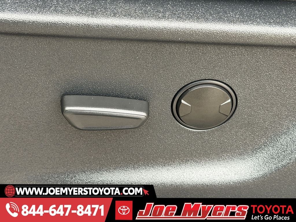 Used 2024 Iconic Silver Metallic Ford XLT image 26