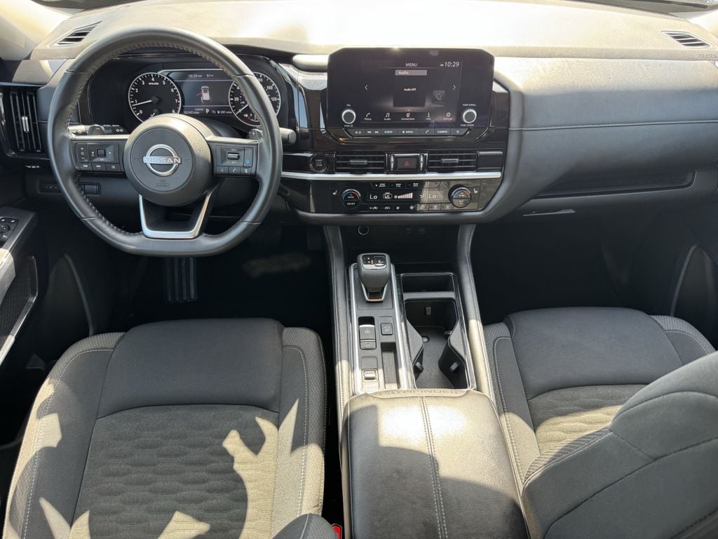 Used 2025 Deep Ocean Blue Pearl Nissan SV image 9