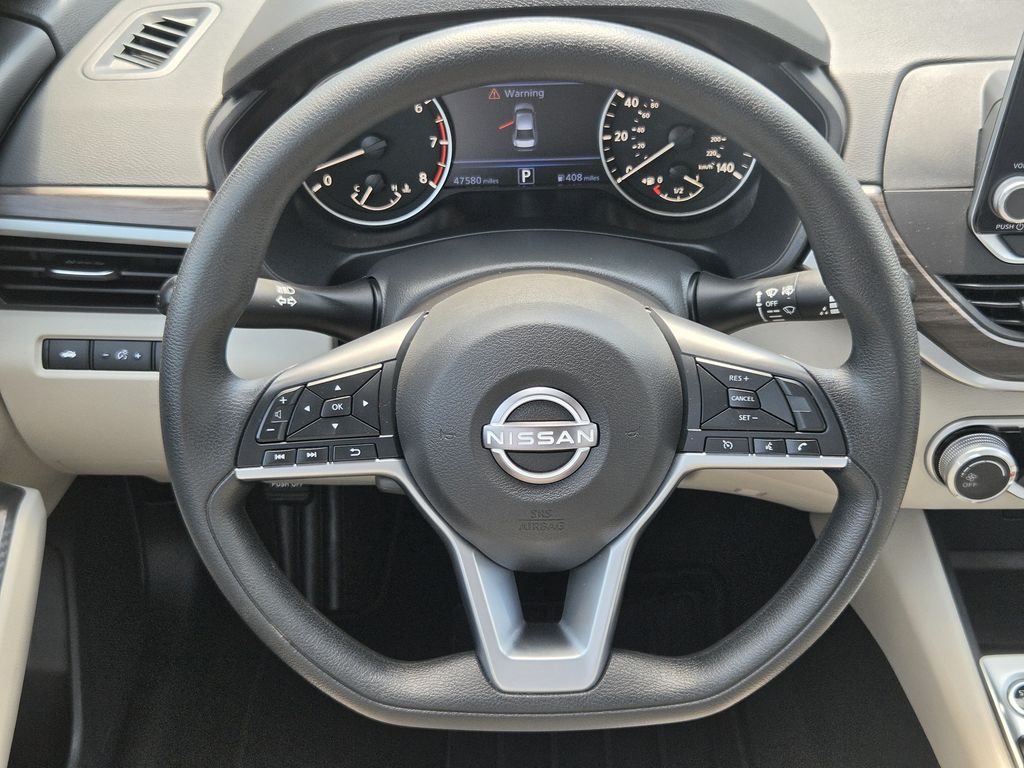 Used 2025 Super Black Clearcoat Nissan 2.5 SV image 14