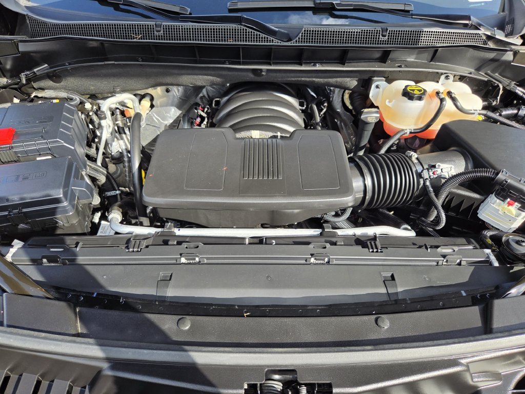 Used 2025 Black Chevrolet LT image 30
