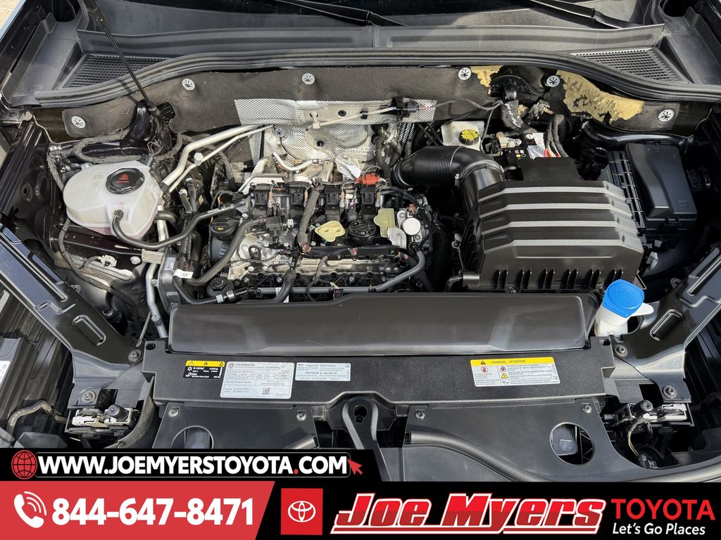 Used 2025 Deep Black Pearl Volkswagen 2.0T SE w/Technology image 31