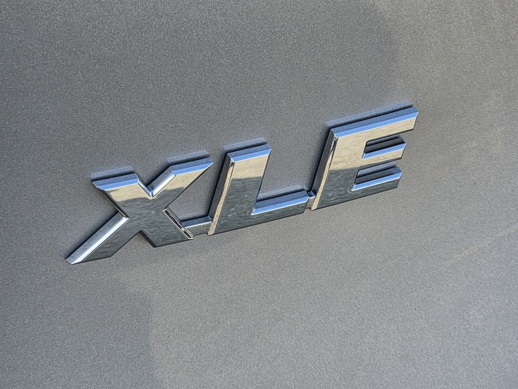 Used 2025 Silver Sky Metallic Toyota XLE image 11