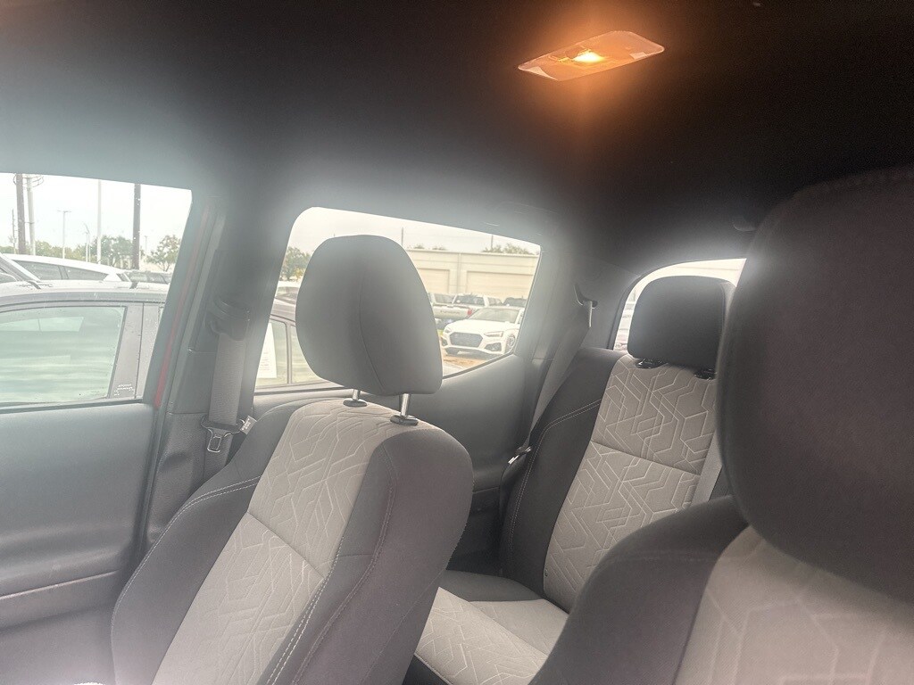 2022 Toyota Tacoma TRD Off-Road photo 3