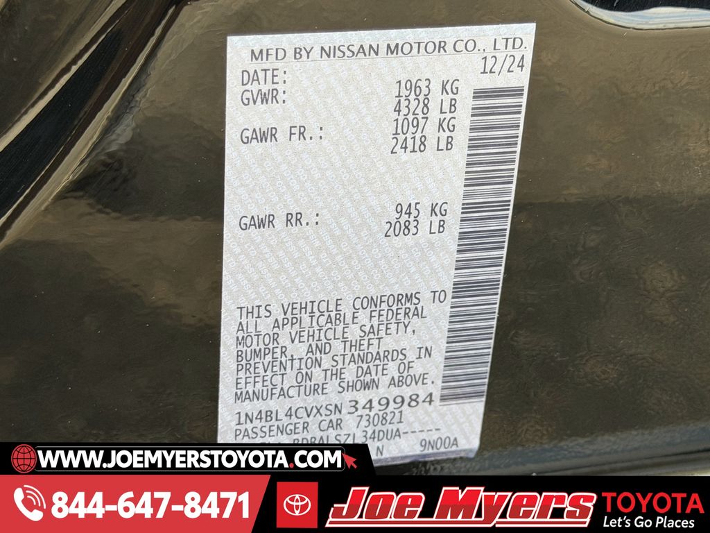 Used 2025 Super Black Clearcoat Nissan 2.5 SR image 32