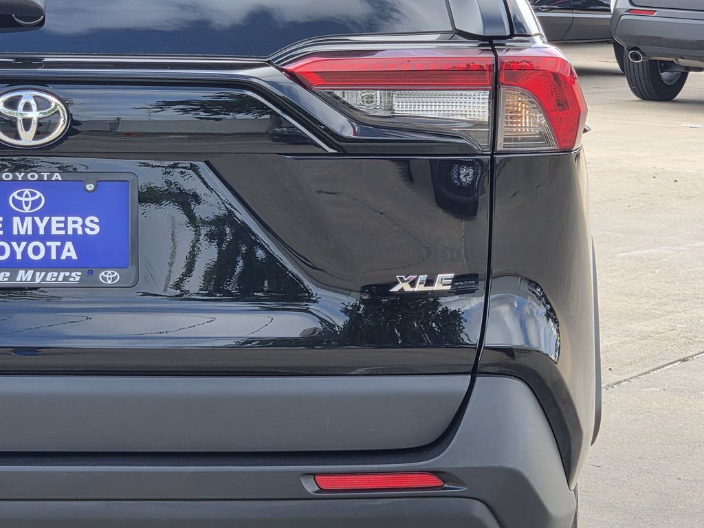 Used 2025 Midnight Black Metallic Toyota XLE image 9