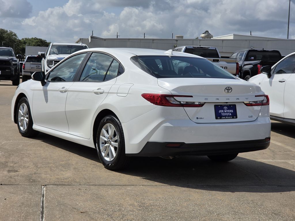 Used 2025 Ice Toyota LE image 7