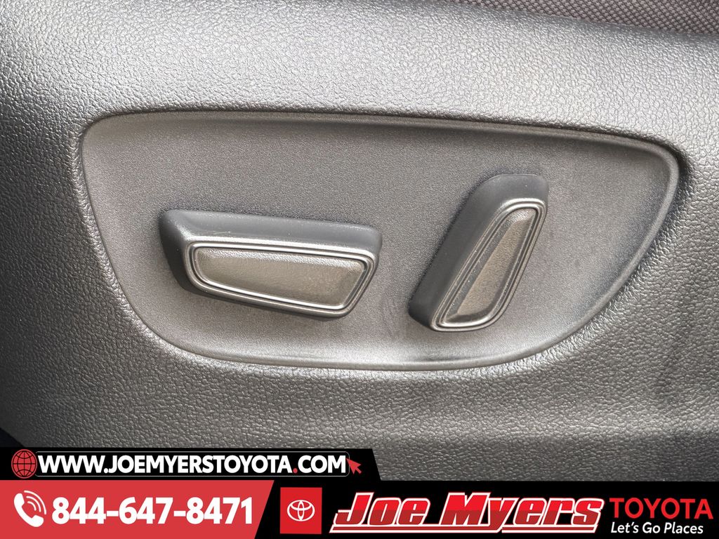 Used 2025 Midnight Black Metallic Toyota LE image 28