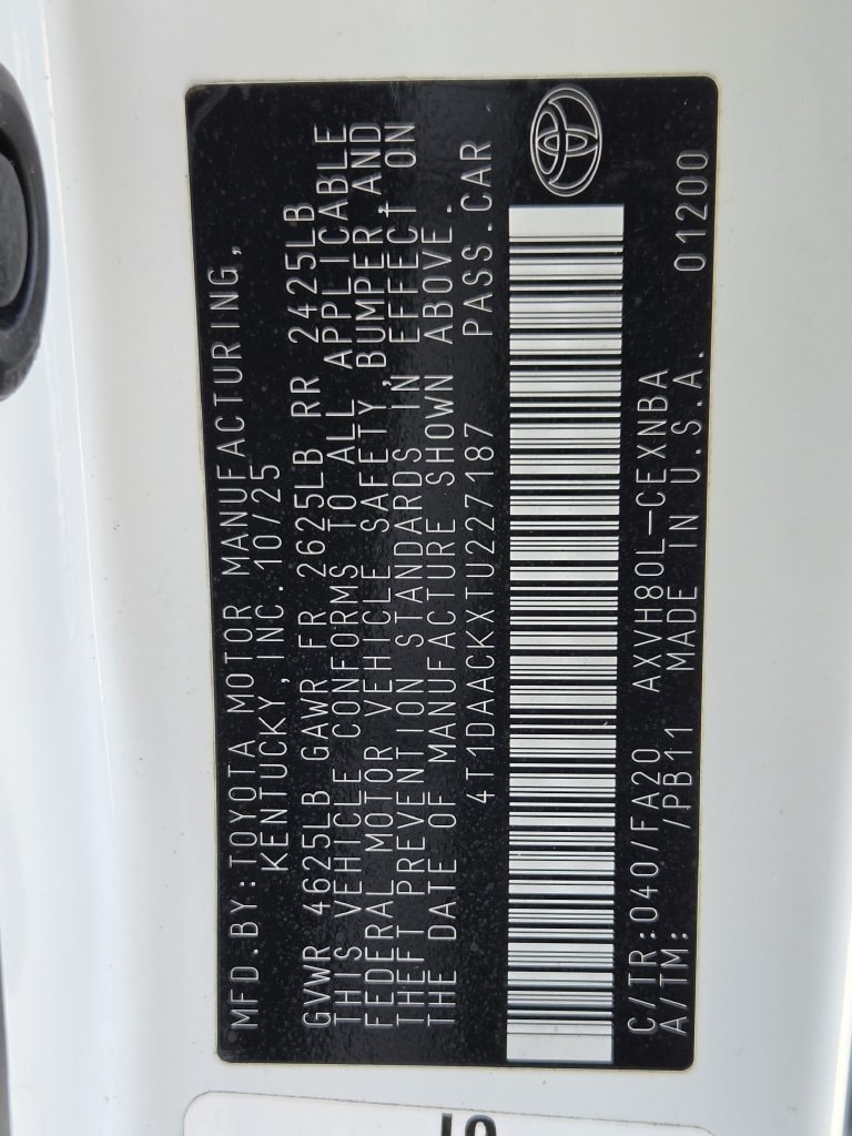 Used 2026 Ice Toyota LE image 31