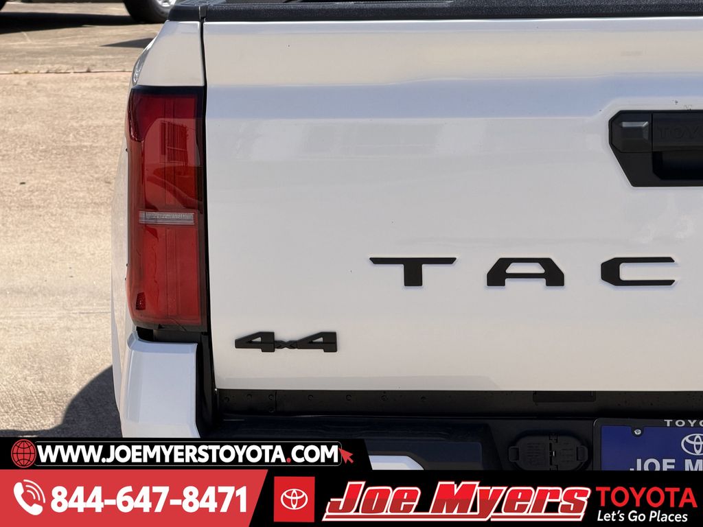 New 2026 Ice Cap Toyota SR5 image 10