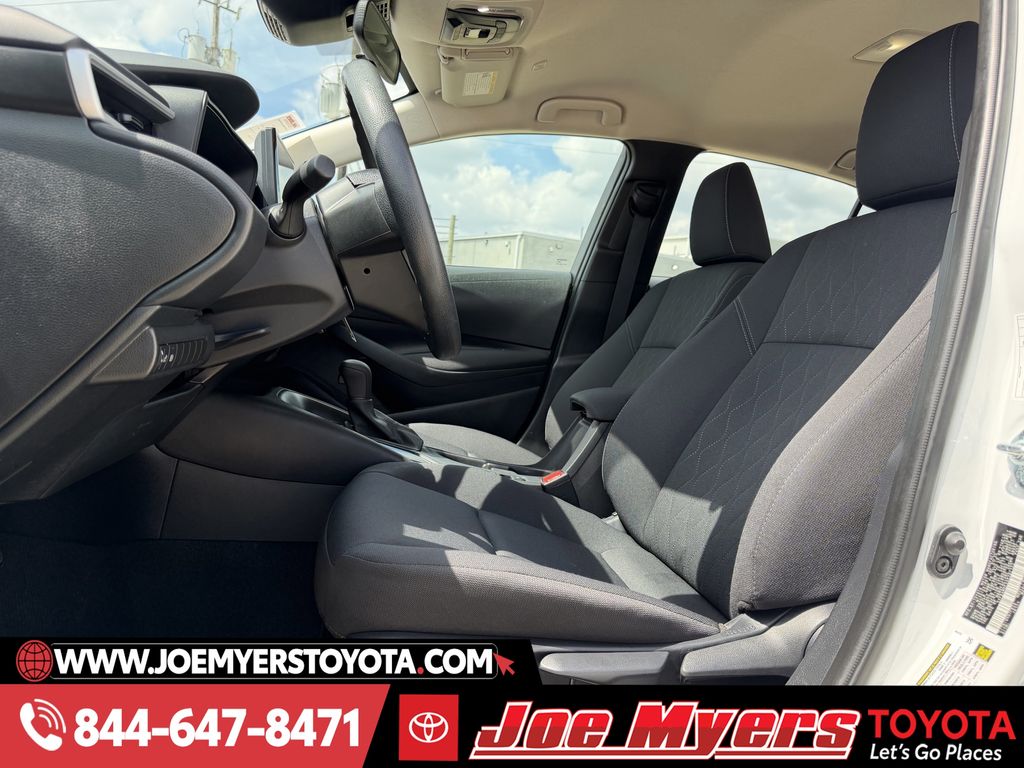 Used 2025 Ice Cap Toyota LE image 26