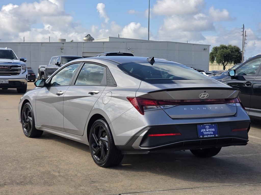 Used 2026 Fluid Metal Hyundai SEL Sport image 7