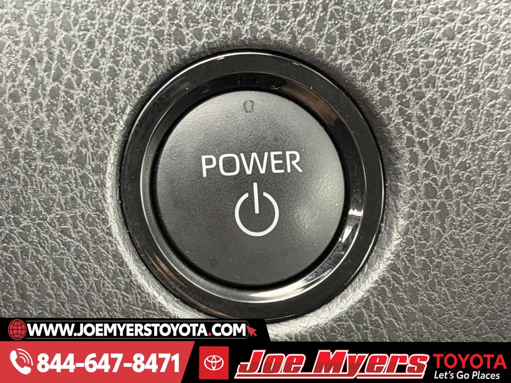 Used 2025 Ice Cap Toyota LE image 22