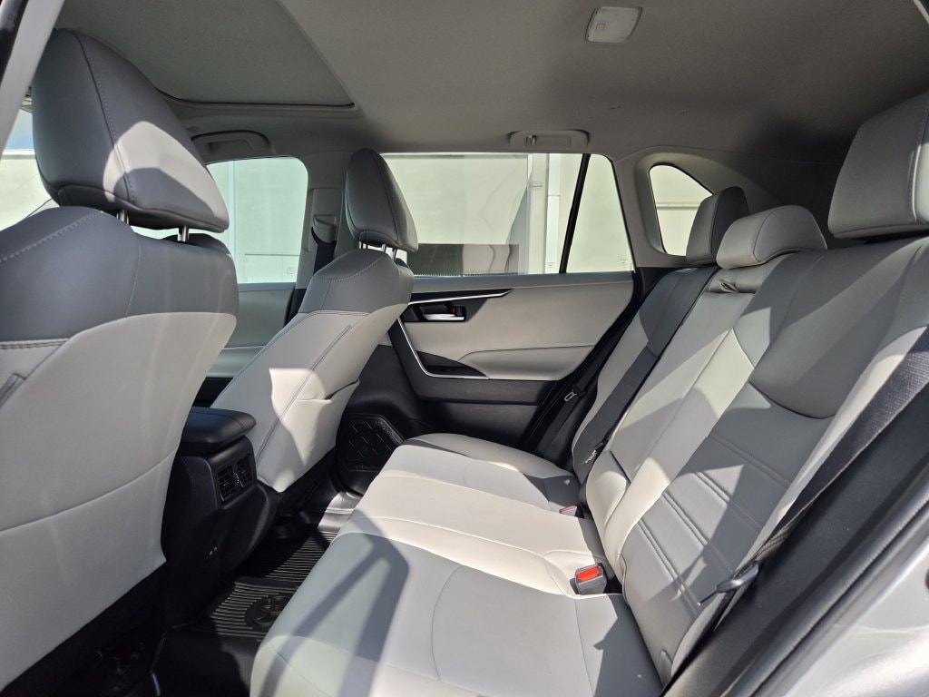 Used 2024 Silver Sky Metallic Toyota XLE Premium image 30