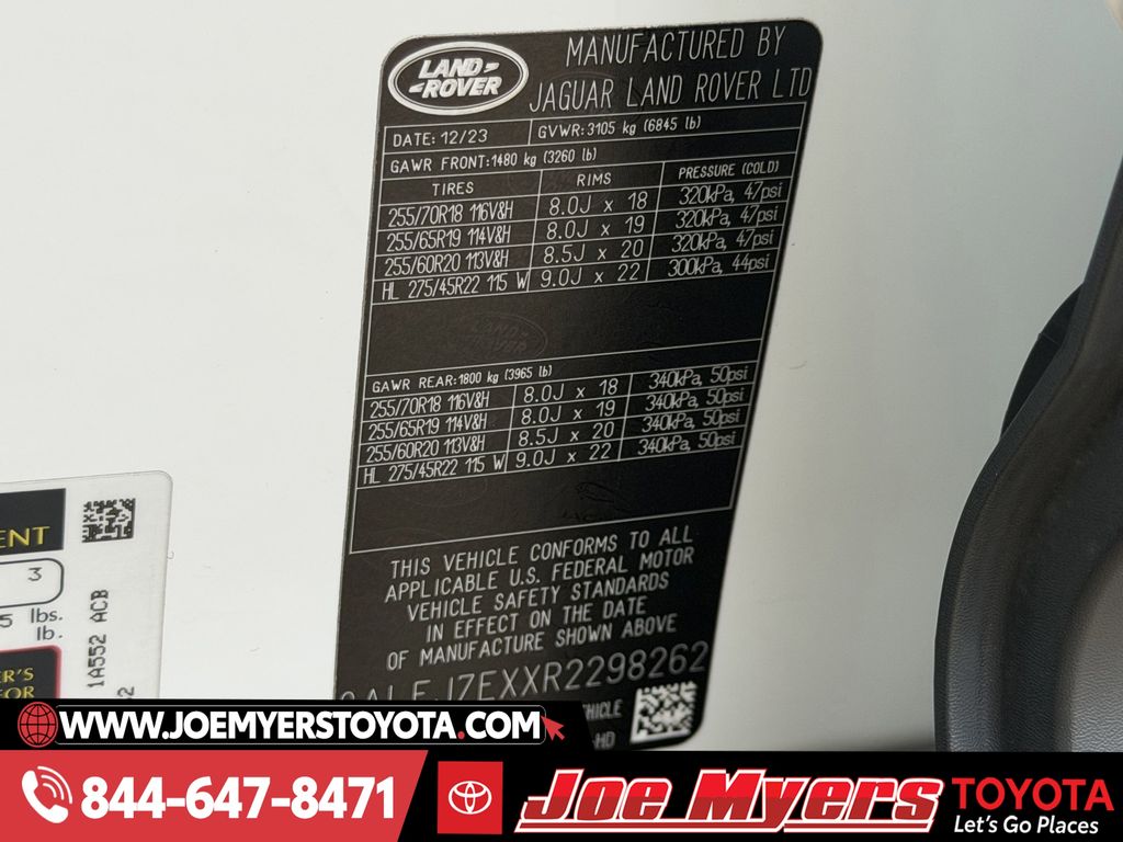 Used 2024 Fuji White Land Rover S image 32