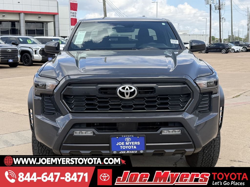 Used 2025 Underground Toyota SR5 image 3