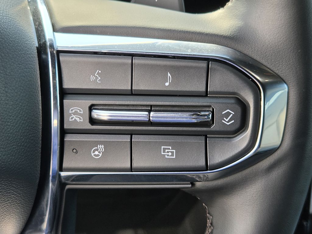 Used 2025 Onyx Black GMC Denali image 22