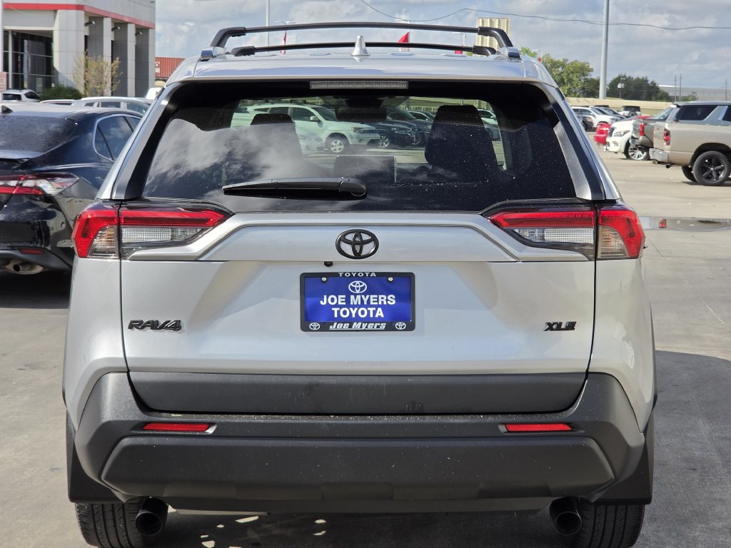 Used 2024 Silver Sky Metallic Toyota XLE Premium image 8