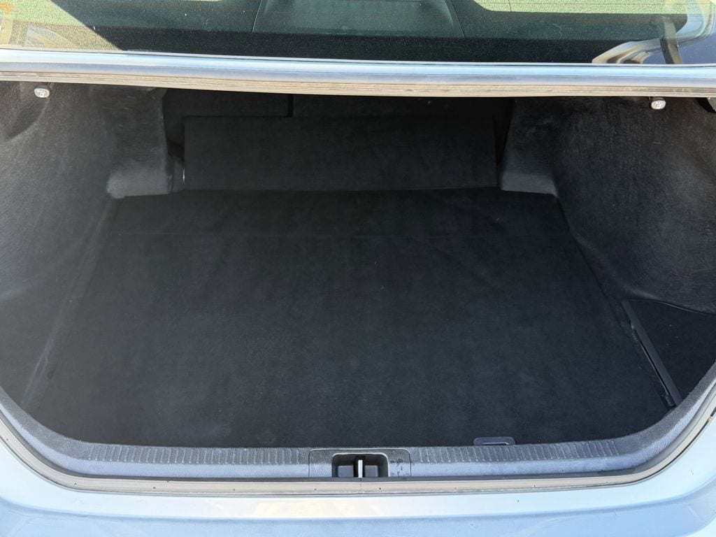 2025 Toyota Camry LE - Photo 29