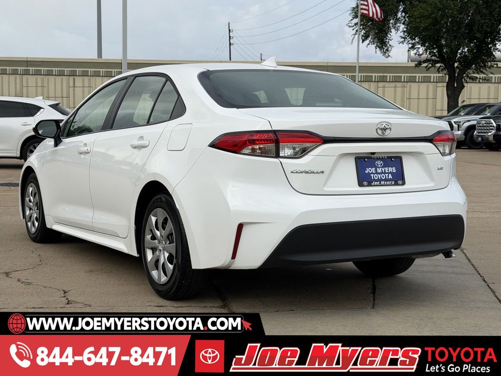 Used 2025 Ice Cap Toyota LE image 9