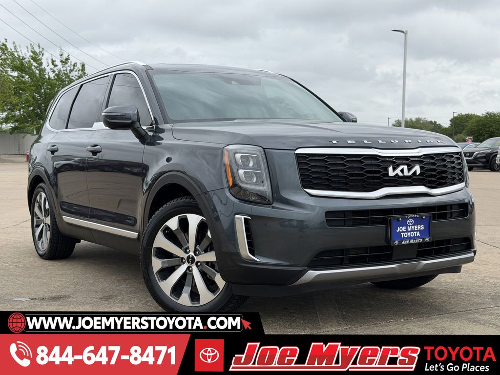 Used 2022 Gravity Gray Kia EX image 2