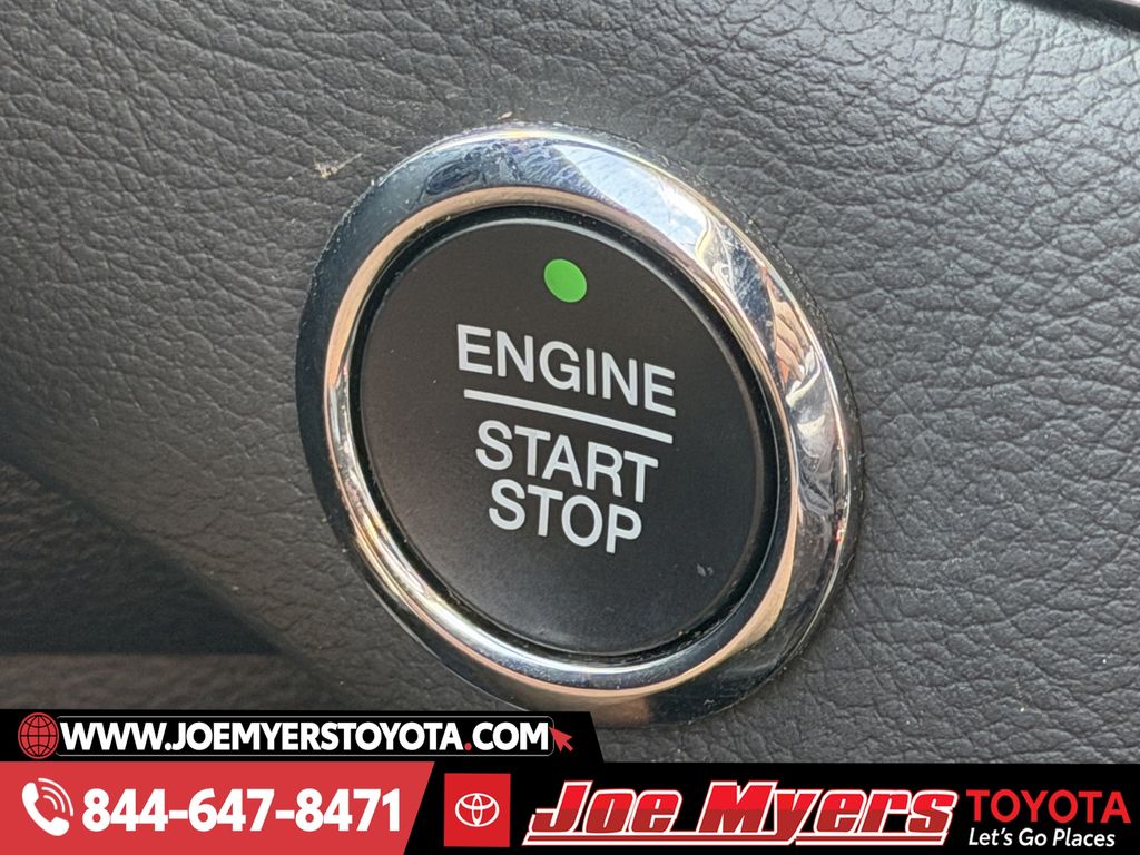 Used 2015 Guard Metallic Ford Titanium image 22