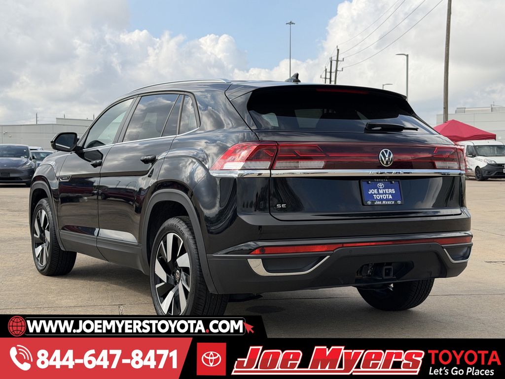 Used 2025 Deep Black Pearl Volkswagen 2.0T SE w/Technology image 7