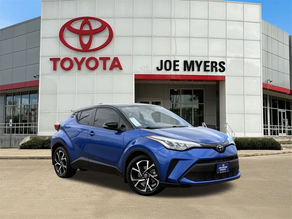 2020 Toyota C-HR XLE photo 2