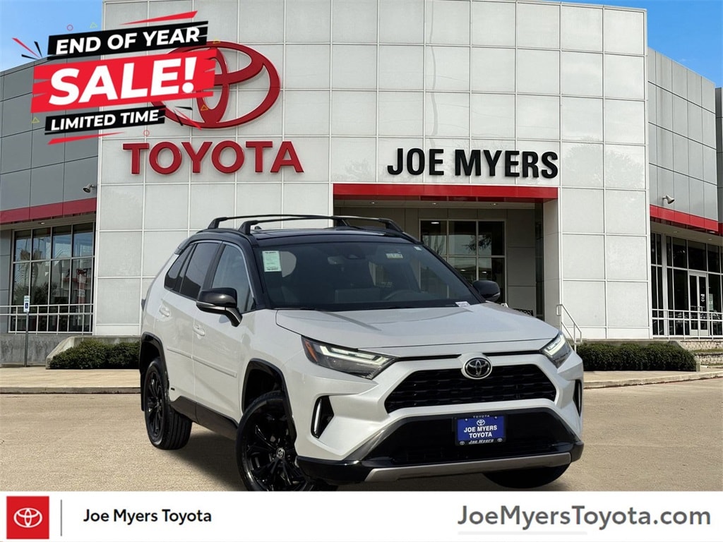 2025 Toyota RAV4 XSE's photo